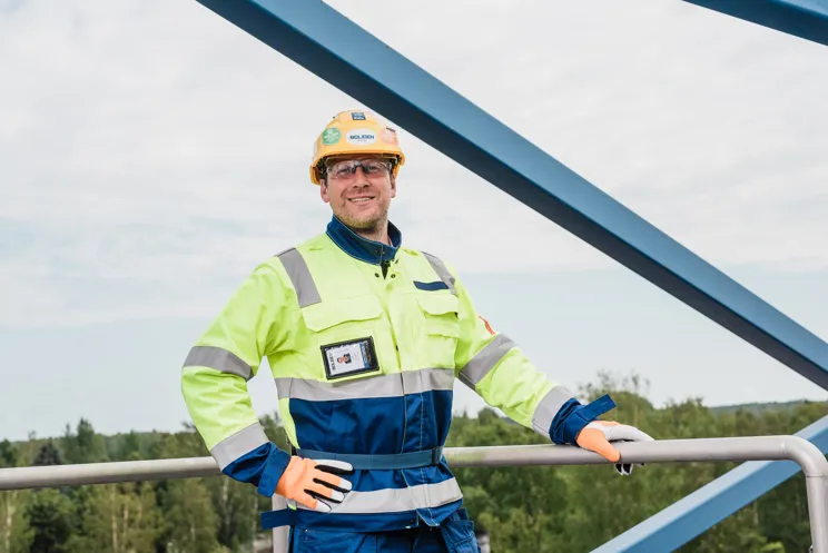 From football field to facility floor – Petri’s parallel careers thrive on teamwork